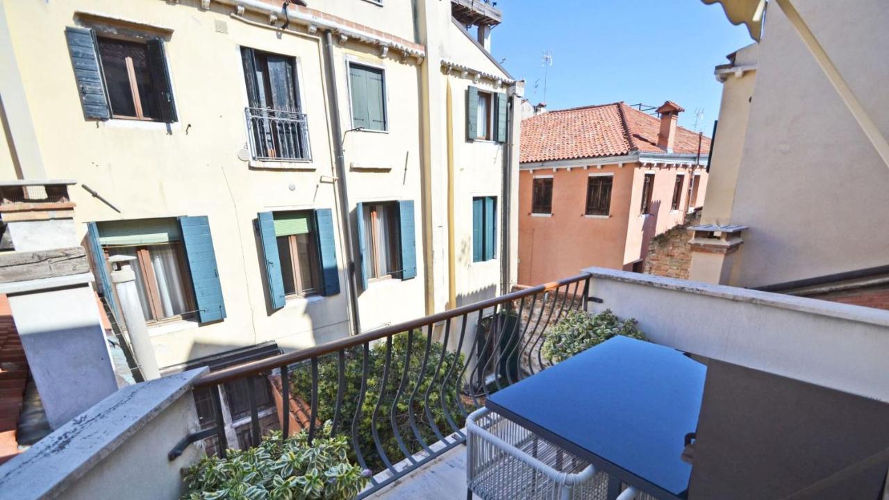 Ai Bareteri Luxury Canal View Venecia Exterior foto