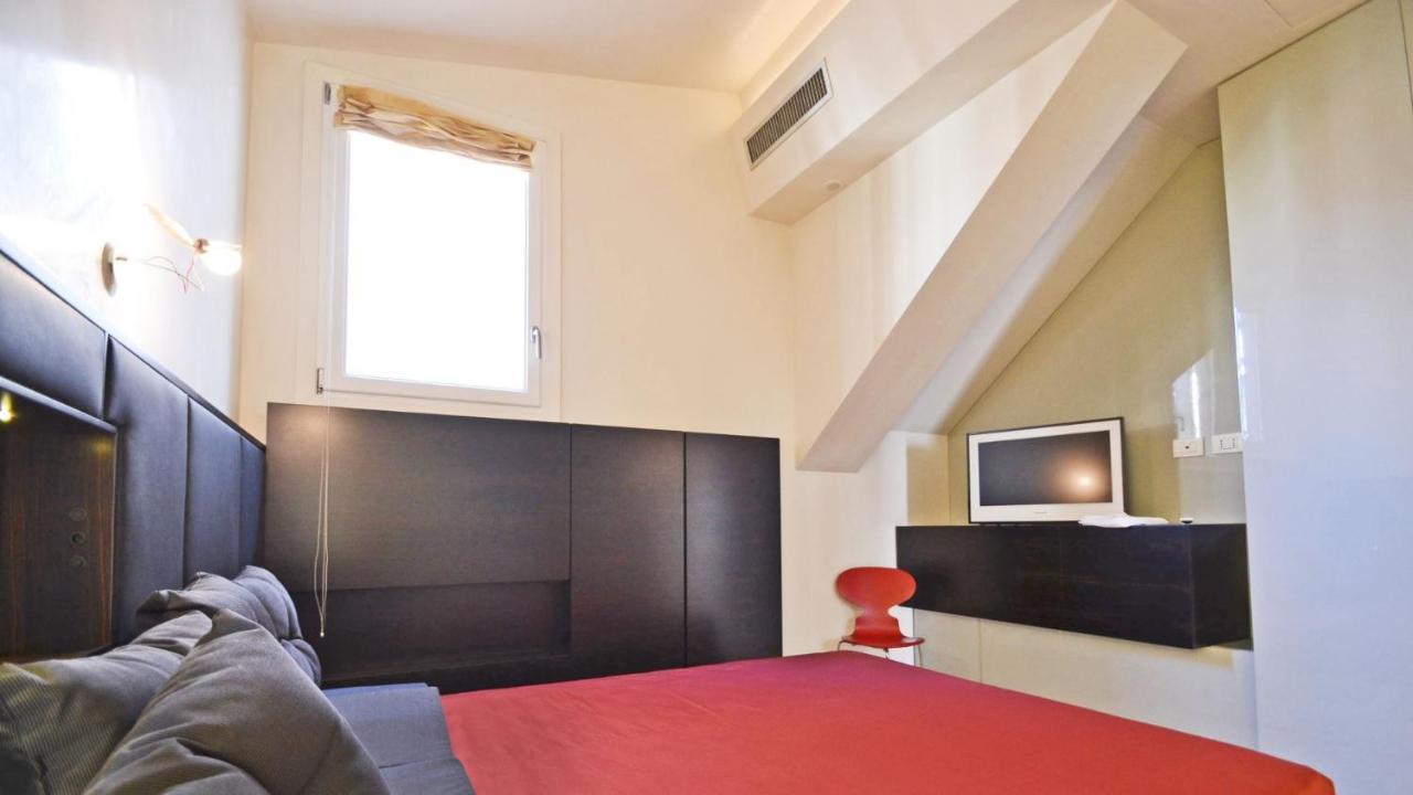 Ai Bareteri Luxury Canal View Venecia Exterior foto